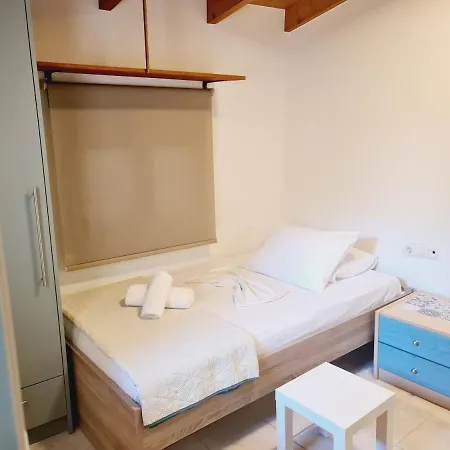 Anassa 4 Deluxe Junior Lägenhet